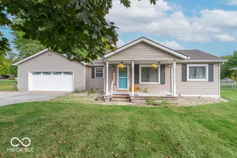 114 W Greencastle Rd, Mooresville, IN 46158