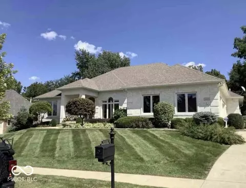 2041 Dockside Dr, Greenwood, IN 46143