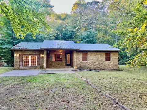 885 S Norkay St, North Vernon, IN 47265
