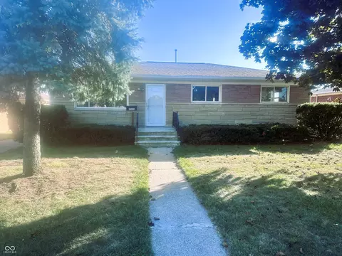 5555 Maplewood Dr, Speedway, IN 46224
