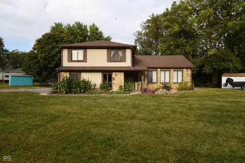 7490 W Sacramento Dr, Greenfield, IN 46140