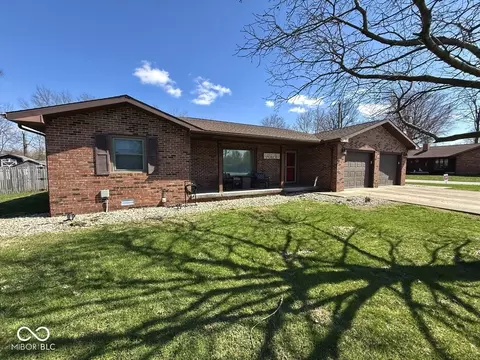 1403 N Walnut St, Brazil, IN 47834