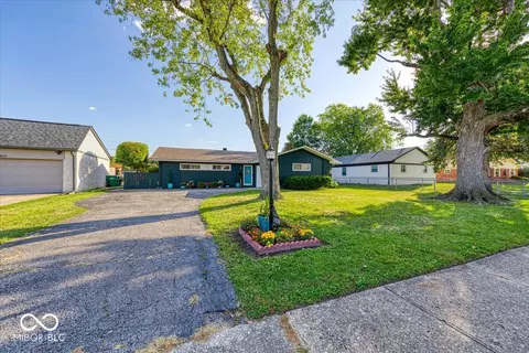 5809 Hollister Dr, Speedway, IN 46224