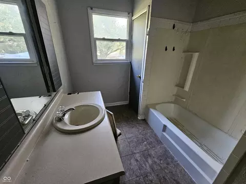 Bath - 5700 S 100 W, Pendleton, IN 46064 photo 3 of 3