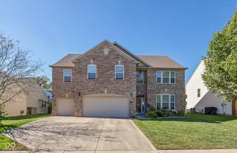 1626 Woodfield Dr, Greenwood, IN 46143