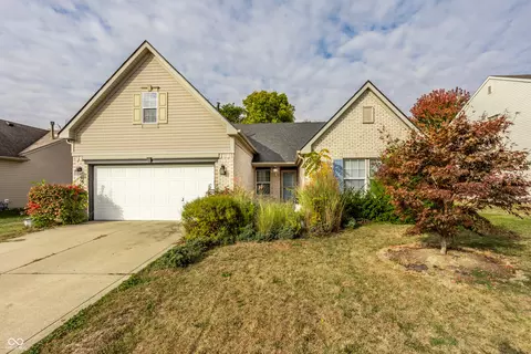 860 Weeping Way Ln, Avon, IN 46123