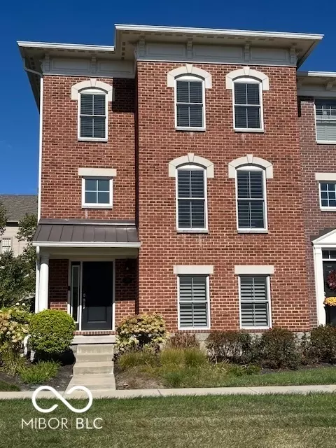 2454 Gwinnett St, Carmel, IN 46032