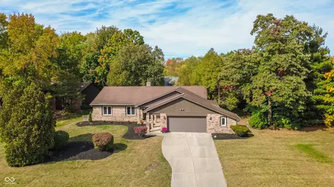 8702 Swiftsail Ct, Indianapolis, IN 46256