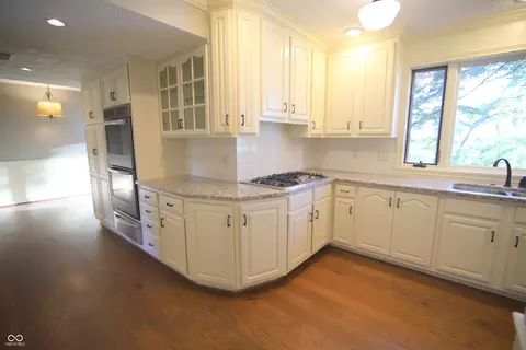 Kitchen - 10573 E 116th St, Fishers, IN 46037 photo 2 of 4