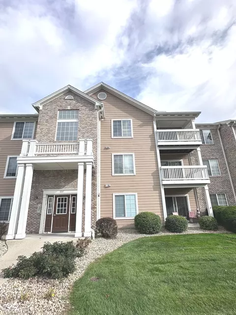 6517 Emerald Hill Ct #311, Indianapolis, IN 46237
