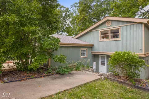 202 W Lakeview Dr, Nineveh, IN 46164