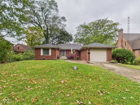 307 N Winthrop Rd, Muncie, IN 47304