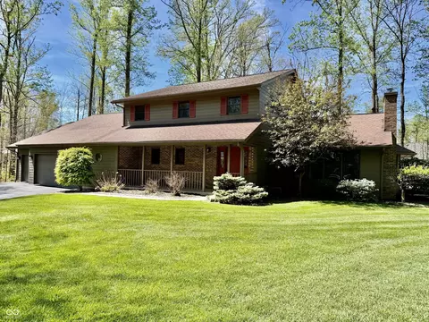 226 Lakeshore Dr, Batesville, IN 47006