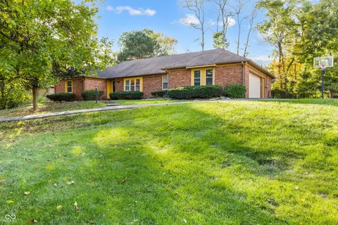 7532 Camelback Dr, Indianapolis, IN 46250