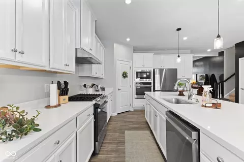 Kitchen - 7255 Martock Dr, Plainfield, IN 46168 photo 2 of 4