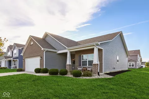 6819 W Wintergreen Ct, Mccordsville, IN 46055