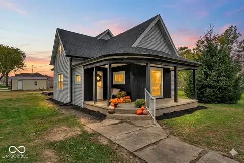 410 E 2nd St, Russellville, IN 46175