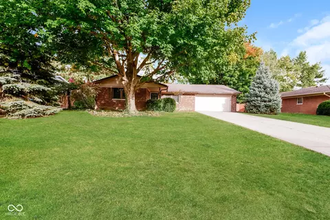 1429 Roseway Dr, Indianapolis, IN 46219
