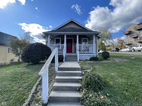 194 N Van Buren St, Nashville, IN 47448