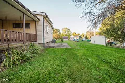 208 Washington St, Dunreith, IN 47337 photo 4