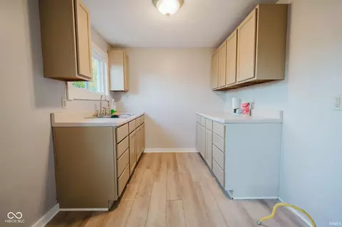 208 Washington St, Dunreith, IN 47337 photo 8