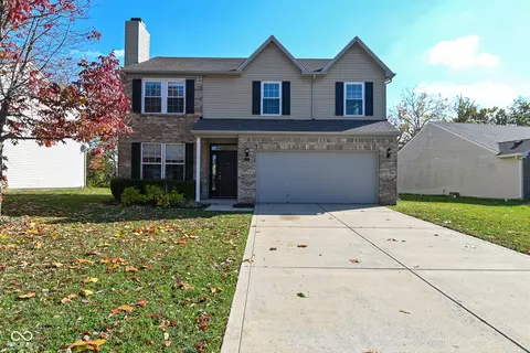 1693 Copeland Farms Dr, Greenfield, IN 46140