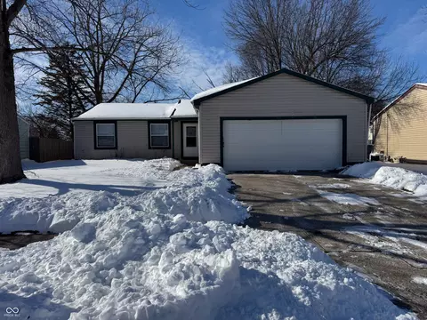 916 Waring Dr E, Indianapolis, IN 46229