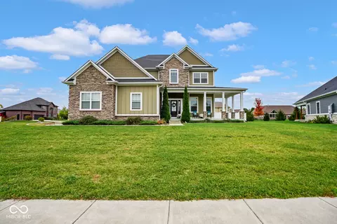 6127 W David Wayne Dr, New Palestine, IN 46163