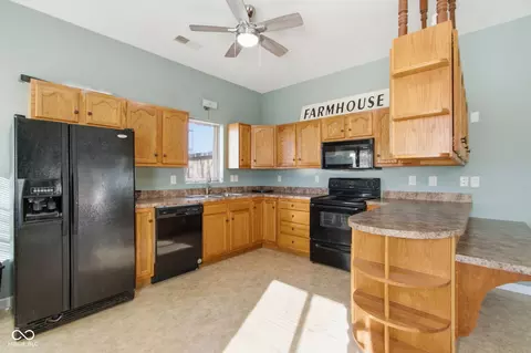 Kitchen - 9694 S State Road 9, Pendleton, IN 46064 photo 6 of 7