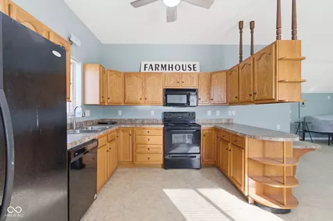 Kitchen - 9694 S State Road 9, Pendleton, IN 46064 photo 5 of 7