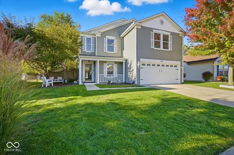 853 Westpointe Dr, Shelbyville, IN 46176