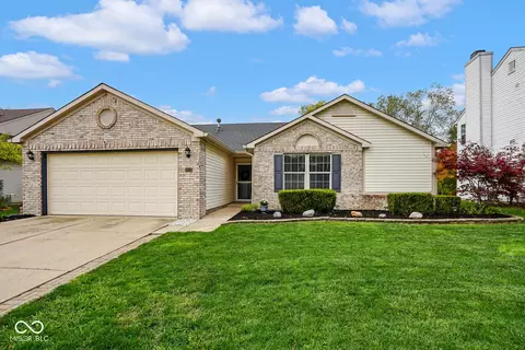 2328 Willowview Dr, Indianapolis, IN 46239
