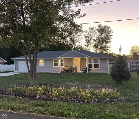 1320 Smokey Rd, Martinsville, IN 46151