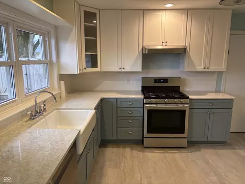 Kitchen - 300 Falls Park Dr, Pendleton, IN 46064 photo 2 of 2