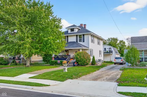 727 W 2nd St, Seymour, IN 47274