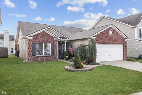 19426 Prairie Crossing Dr, Noblesville, IN 46062