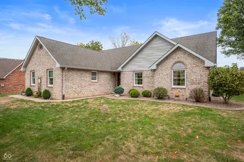 Exterior - 1227 Pendle Hill Ave, Pendleton, IN 46064 photo 2 of 8