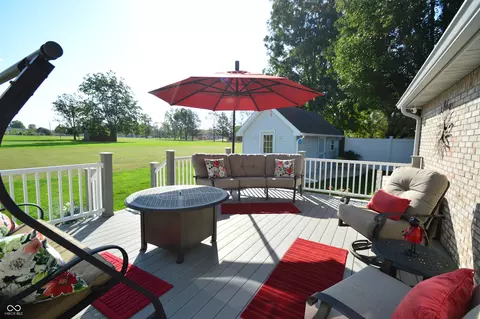Exterior - 1227 Pendle Hill Ave, Pendleton, IN 46064 photo 5 of 8