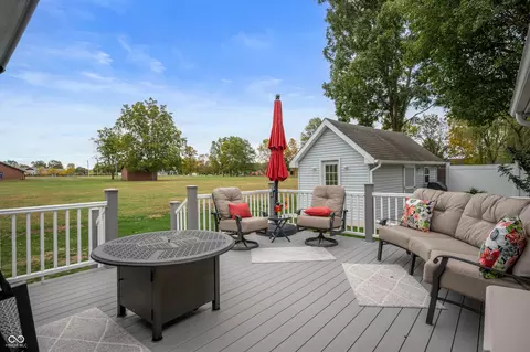Exterior - 1227 Pendle Hill Ave, Pendleton, IN 46064 photo 6 of 8