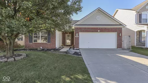 6703 Locust Grove Dr, Indianapolis, IN 46237