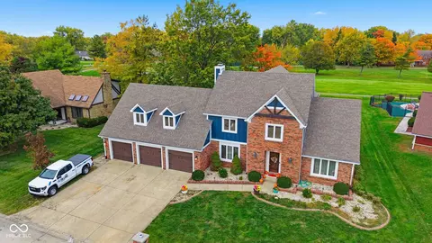 636 La Placita St, Greenwood, IN 46143