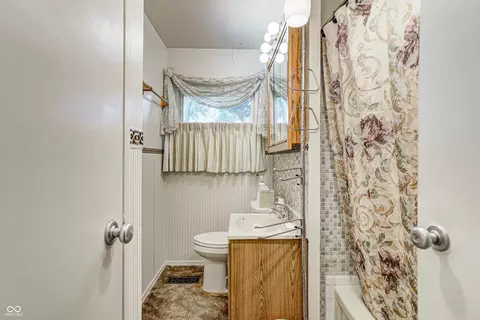 Bath - 60 Pike Pl, Plainfield, IN 46168 photo 1 of 2