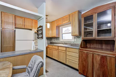 Kitchen - 60 Pike Pl, Plainfield, IN 46168 photo 2 of 2