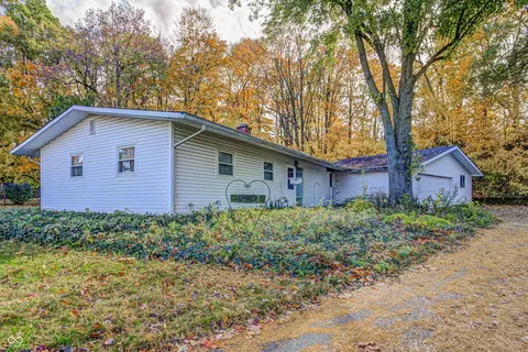 60 Pike Pl, Plainfield, IN 46168