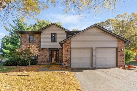7694 Prairieview Dr, Fishers, IN 46038