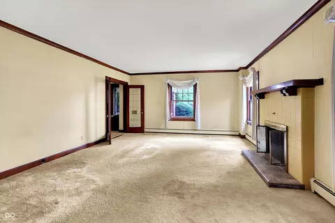 Living - 150 E Madison St, Franklin, IN 46131 photo 3 of 6