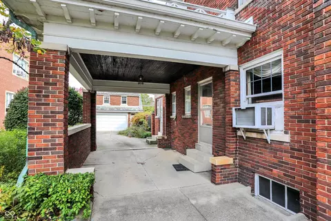 Exterior - 150 E Madison St, Franklin, IN 46131 photo 5 of 13