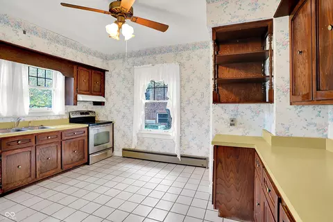 Kitchen - 150 E Madison St, Franklin, IN 46131 photo 2 of 3