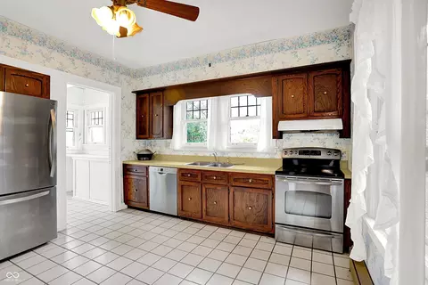 Kitchen - 150 E Madison St, Franklin, IN 46131 photo 1 of 3