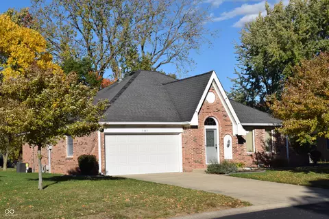1247 Holiday Ln E, Brownsburg, IN 46112